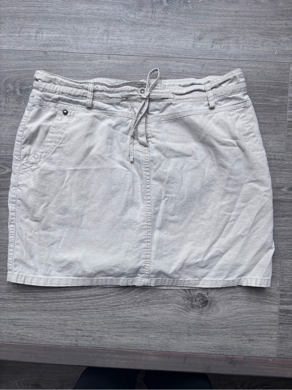 Classic Jessica Light Beige/ Cream Cargo-Style Skort Size 8 Linen Blend